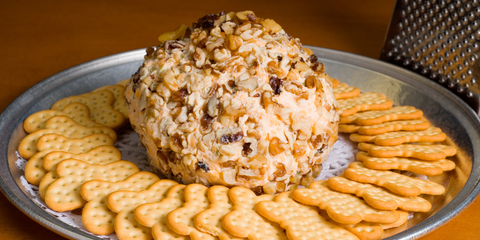 Cheese Ball Recipe with Horseradish for Bold, Simple Flavor